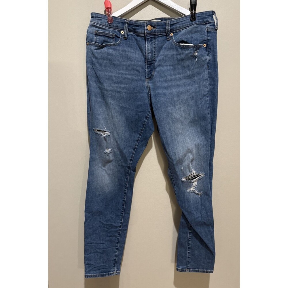Universal Thread High Rise Skinny With Distressing Size 14 - Picture 2 of 5